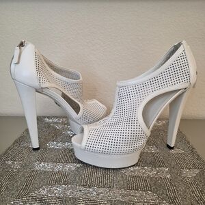 🤍 White Gucci “Kim” White Perforated Leather Peep-Toe Platform Ankle Booties